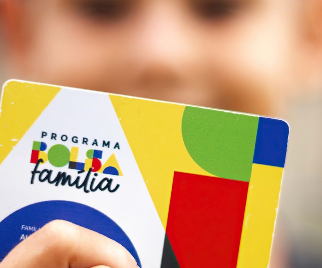 caixa-paga-bolsa-famlia-a-beneficirios